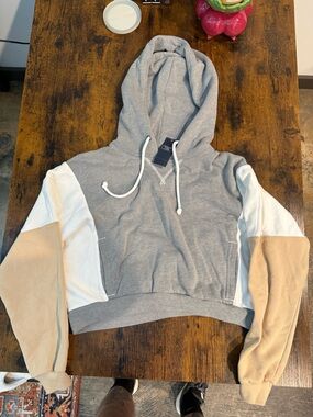Abercrombie & Fitch Cropped Hoodie